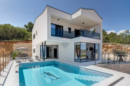 Hausansicht - Haus kaufen in Krk - Stilvolle neue Villa mit Meerblick