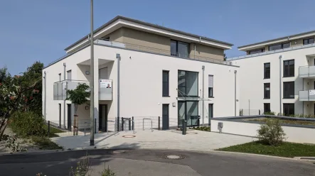 Außenansicht 4b - Wohnung mieten in Pfaffenhofen - Neubauwohnung in Pfaffenhofen - Modern, effizient und barrierefrei Wohnen!