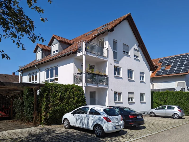 Straßenseite - Wohnung kaufen in Beimerstetten - Großzügige 2-Zi.-Whg. in Beimerstetten