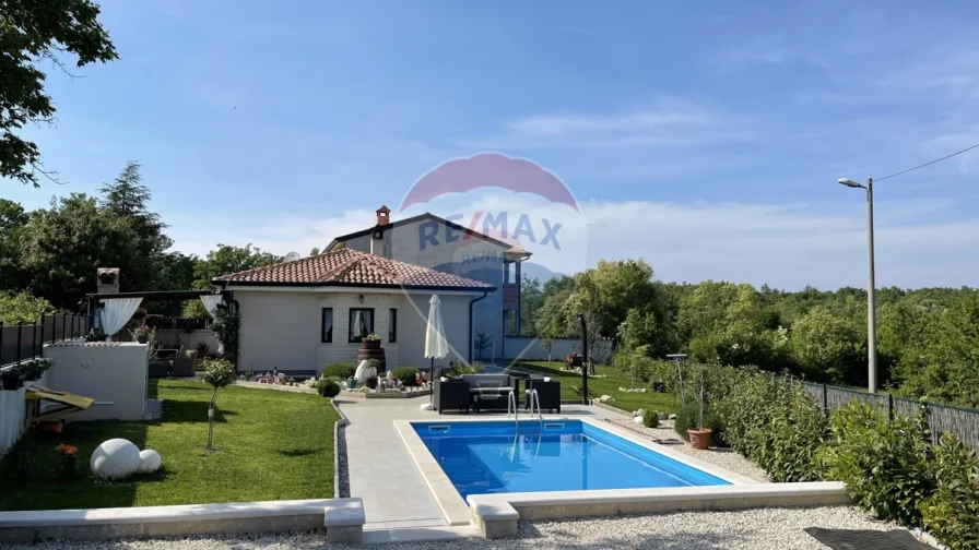 Außenansicht - Haus kaufen in Porec - Schön gelegener Bungalow mit Pool