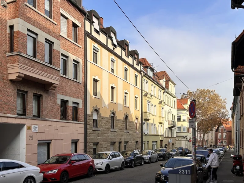  - Wohnung kaufen in Stuttgart - Charmante Altbauwohnung mit Renovierungspotenzial - Ihre Gelegenheit zur individuellen Gestaltung