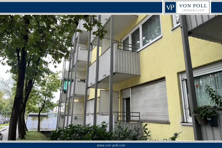 Titelbild - Wohnung kaufen in München - Schwabing: Renovierungsbedürftiges, vermietetes Apartment mit Balkon