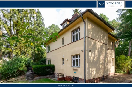 Titelbild - Haus kaufen in Berlin / Frohnau - Modernisierungsbedürftiges Zweifamilienhaus in Berlin-Frohnau