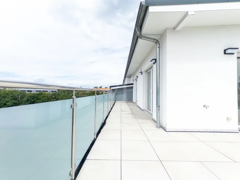 Dachterrasse mit Starkstrom und Wasseranschluss z.B. für Sauna und Whirlpool