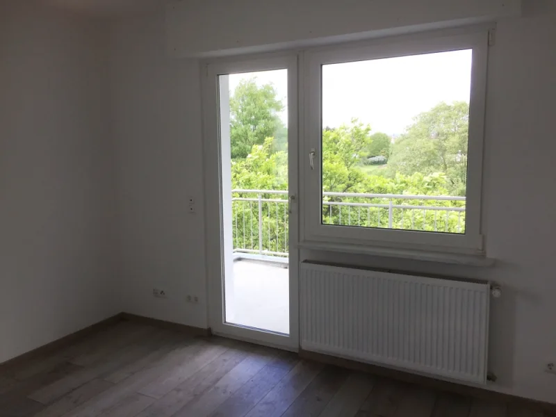 Schlafzimmer  Etage 1 mit Balkon