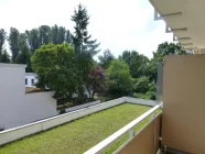 Balkon mit Blick ins grüne