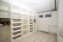 Kleiderschrank Keller