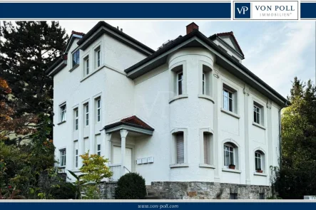 Titelbild - Wohnung kaufen in Bad Homburg - VON POLL - BAD HOMBURG: Dachmaisonettewohnung in stilvoller Villa mit Loggia und Tiefgaragenplatz