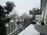 Schöner Balkon mit Burgblick