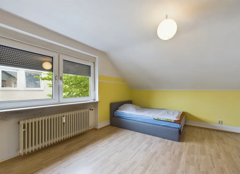 Schlafzimmer DG