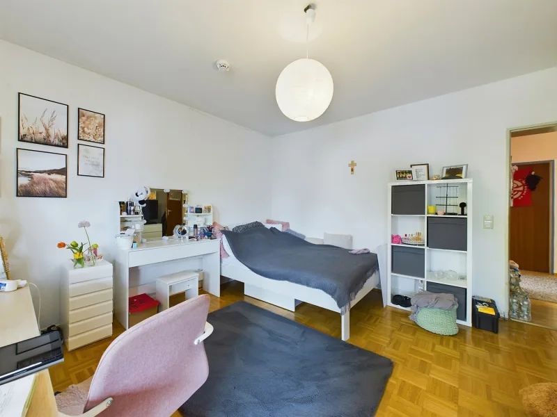 weiteres Zimmer OG