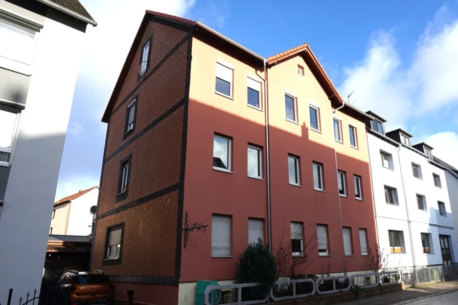 Ansicht - Haus kaufen in Braunschweig / Östliches Ringgebiet - Attraktive Kapitalanlage - Mehrfamilienhaus mit großzügigem, neu zu vermietenden Hinterhaus mit Carport