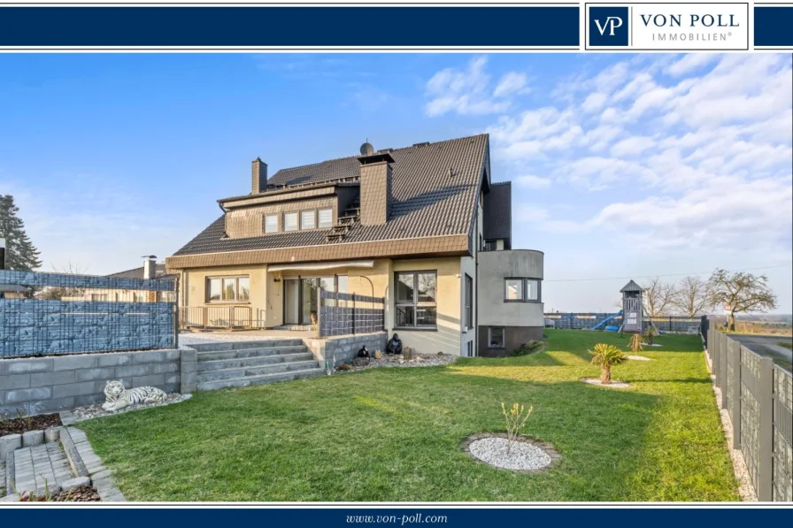 Titelbild - Haus kaufen in Hennef - Modernisiertes Dreifamilienhaus mit malerischer Aussicht