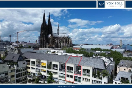 Titelbild - Wohnung kaufen in Köln - Außergewöhnliche Maisonettewohnung mit Domblick zwischen den Wahrzeichen Kölns