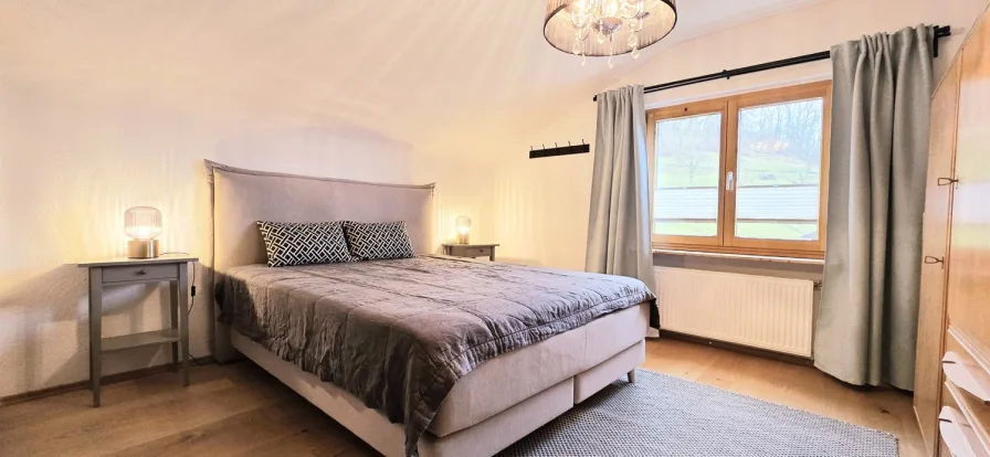 Schlafzimmer DG 