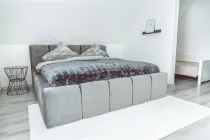 Schlafzimmer mit Ankleidebereich