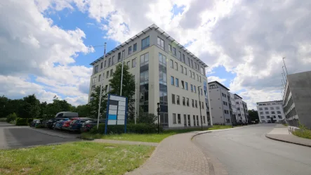 Ansicht - Büro/Praxis mieten in Paderborn - Attraktive Büroräume mit Gemeinschaftsfläche im Technologiepark