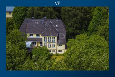 Titelbild - Haus kaufen in Sanitz / Groß Lüsewitz - Traumhaftes Anwesen am See I Herrschaftliche Altbauvilla auf parkähnlichem Grundstück in Südlage