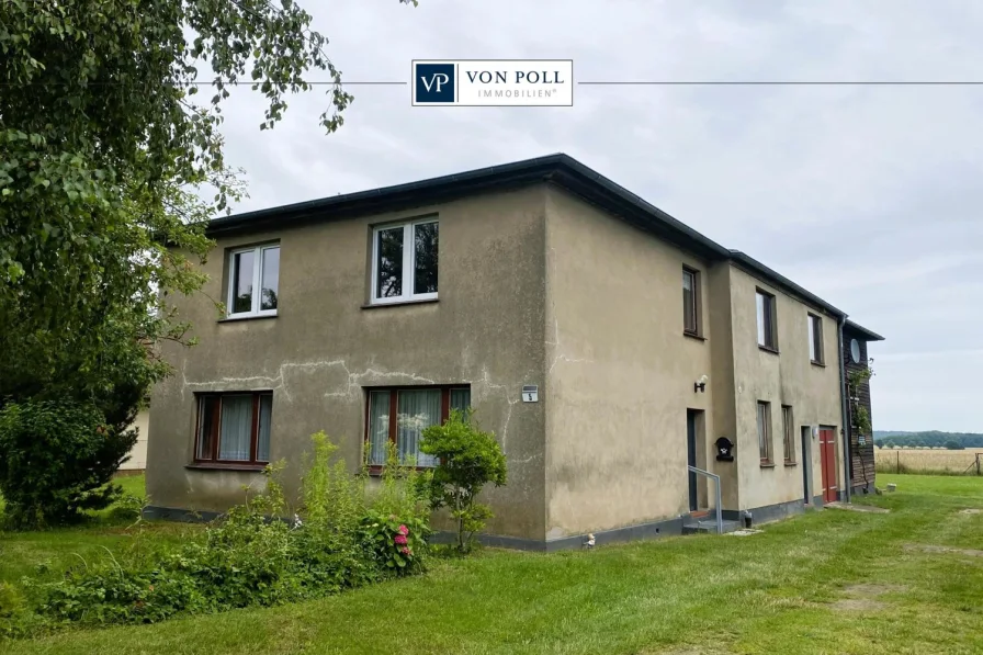 Titelbild - Haus kaufen in Marlow / Allerstorf - Zweifamilienhaus mit Potenzial – Ideal für Handwerker & Naturliebhaber