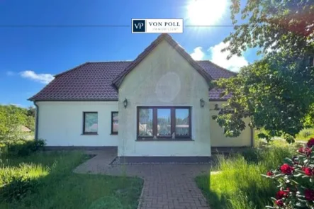 Titelbild - Haus kaufen in Damm - Nahe Rostock - Großes Grundstück mit sanierungsbedürftigem Bauernhaus