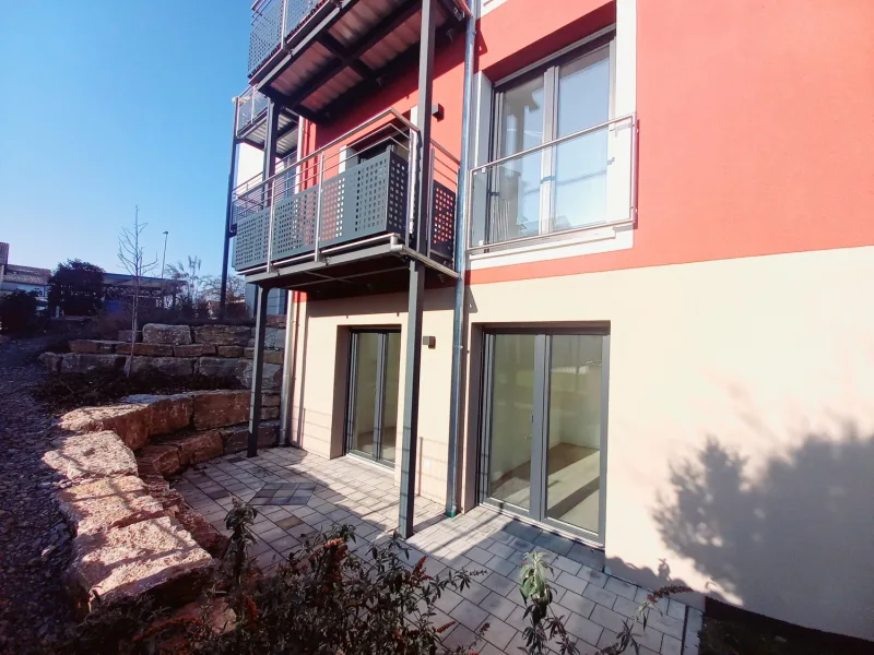 Schöner Balkon und Terrasse - Wohnung kaufen in Zellingen - Neubau - Maisonettewohnung mit Balkon, Terrasse und Stellplatz in Zellingen zu verkaufen