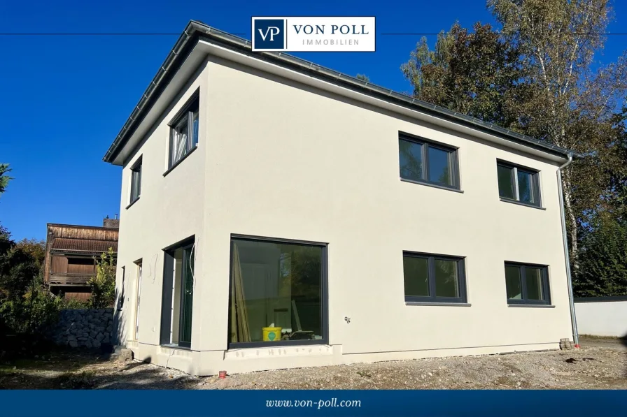  - Haus kaufen in Traunstein - Neubau Erstbezug - modernes Einfamilienhaus (KfW40) mit Bergblick & großzügiger Terrasse in Bestlage