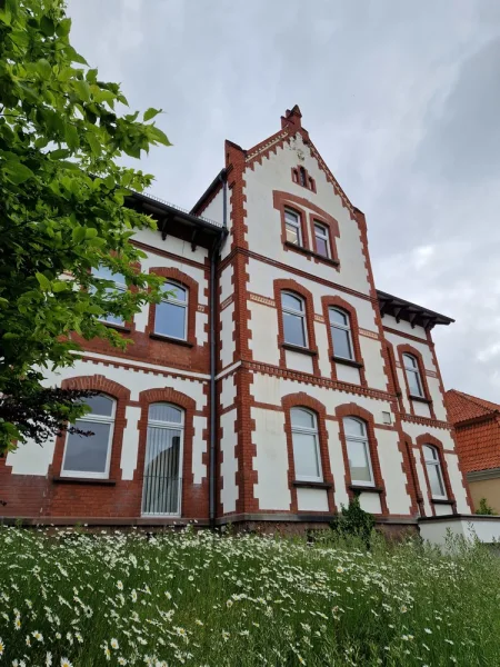 Straßenansicht - Haus kaufen in Eschwege - Großzügiges Wohn- und Geschäftshaus in Zentrumsnähe von Eschwege