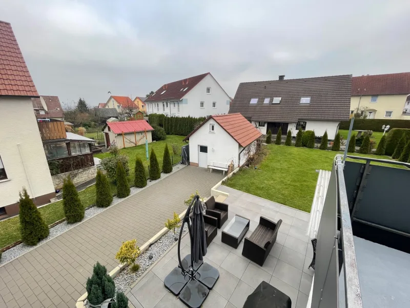 Blick zum Gartenhaus