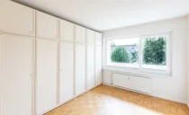 Schlafzimmer 2 mit Einbauschränken