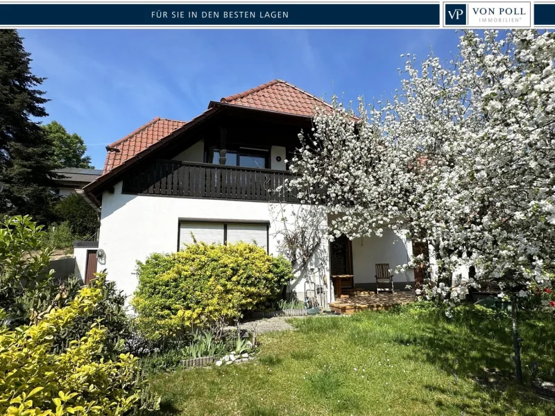 Außenansicht - Haus kaufen in Landshut - Hier fühlt man sich sofort Zuhause!!!Gemütliche Doppelhaushälfte mit viel Grün!!!