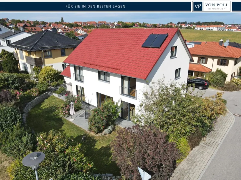 Seitenansicht - Haus kaufen in Kumhausen - Traumhaftes Zuhause mit herrlichem Ausblick: Einfamilienhaus in Kumhausen/Preisenberg