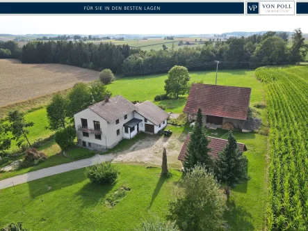 Gesamtansicht - Haus kaufen in Kumhausen - Einzigartiges Anwesen in Alleinlage mit großem Grundstück – Ideal für Natur- und Freiraumliebhaber