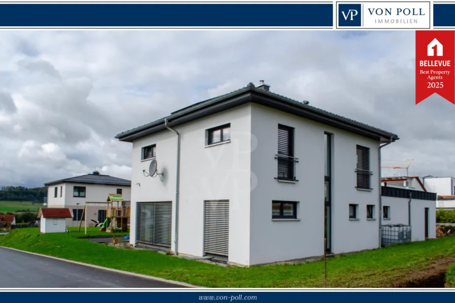 Titelbild - Haus kaufen in Hildburghausen - Traumhafte Stadtvilla in der "Waldstadt"