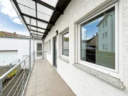 Balkon und Eingangsbereich der Wohnung