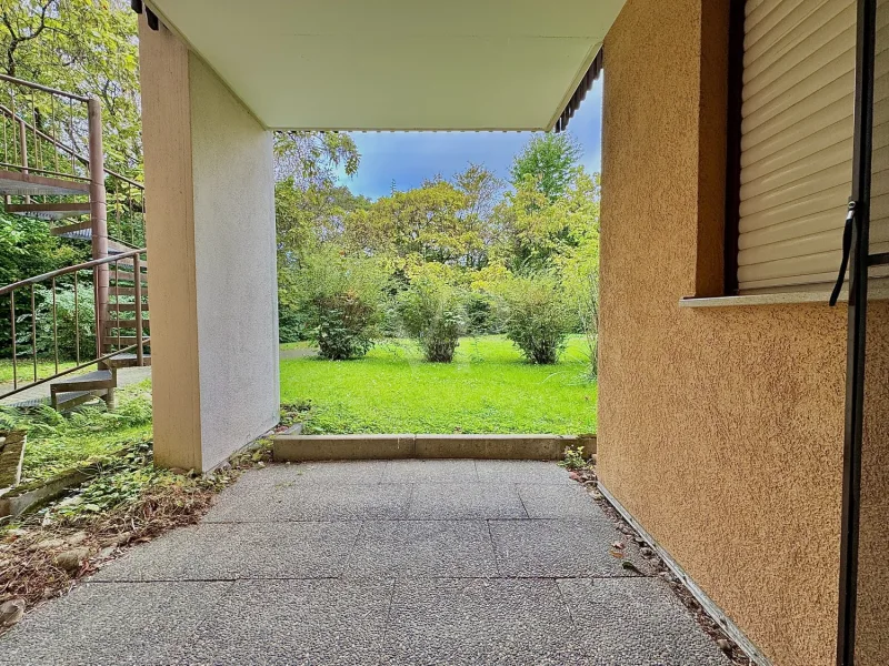 Terrasse und Gartenanteil