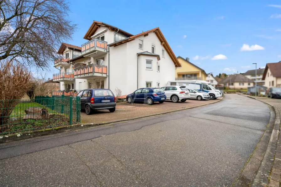 Außenansicht  - Wohnung kaufen in Bahlingen am Kaiserstuhl - Vermietete 3-Zimmer Wohnung in Bahlingen am Kaiserstuhl