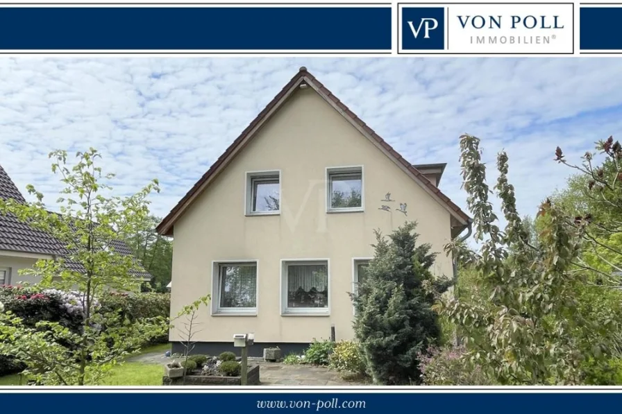 Straßenansicht - Haus kaufen in Oldenburg - Einfamilienhaus auf großem Grundstück am Stadtrand von Oldenburg