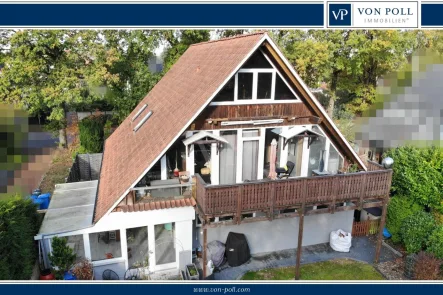 Gartenansicht Drohne - Haus kaufen in Oldenburg - Zweifamilienhaus in Ofenerdiek mit ca. 365 m² Wohn- und Nutzfläche * Tempo-30-Zone