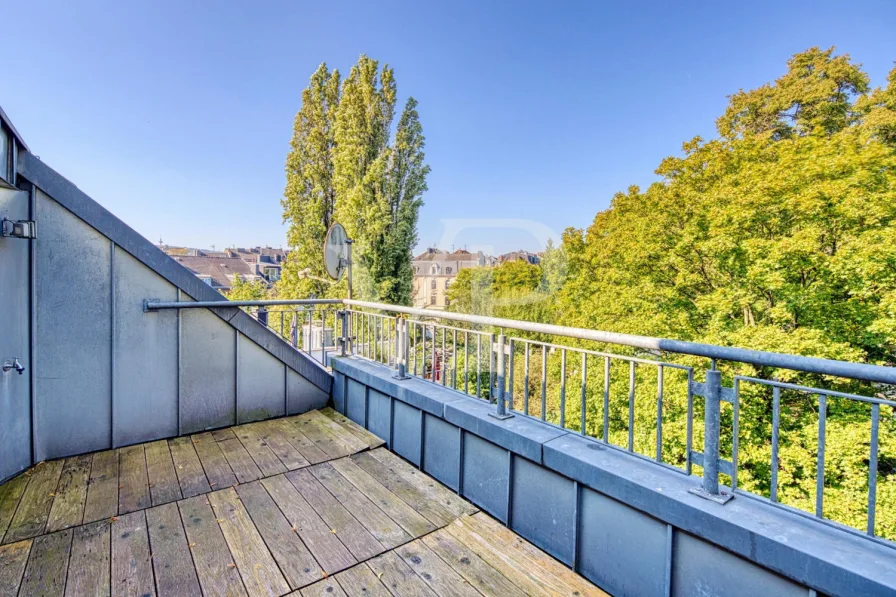 Blick über den Westpark - Wohnung kaufen in Aachen - Einzigartige Altbau Dachgeschosswohnung mit Blick auf den Westpark