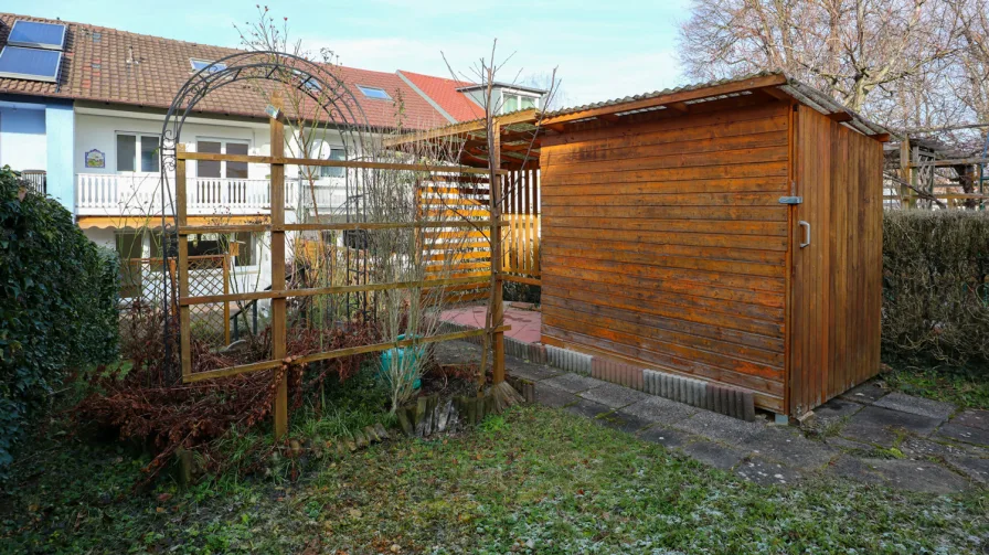 Garten mit Gartenhaus