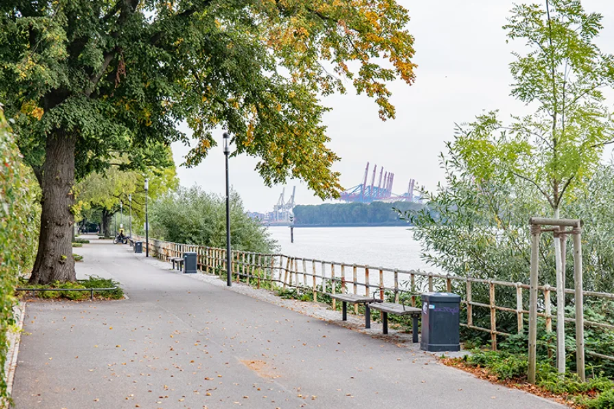 ... und zum 23 km langen Elbwanderweg