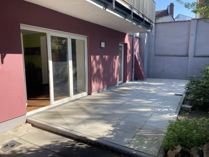 und neuem Terrassenaufbau