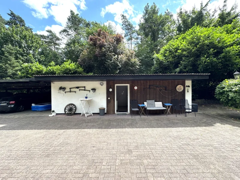 Carport + Nebengebäude