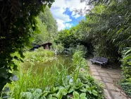 Teich mit Gartenhaus