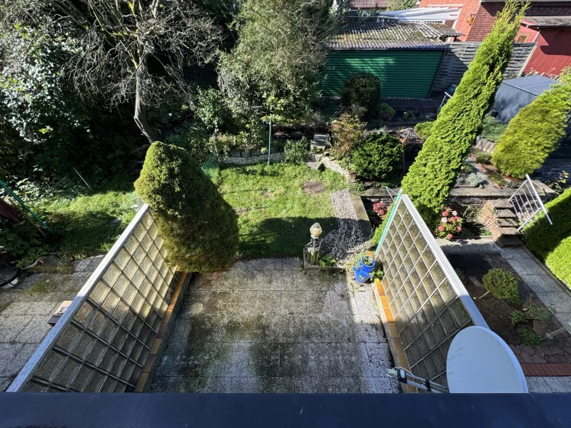 Blick vom Schlafzimmer auf die Terrasse