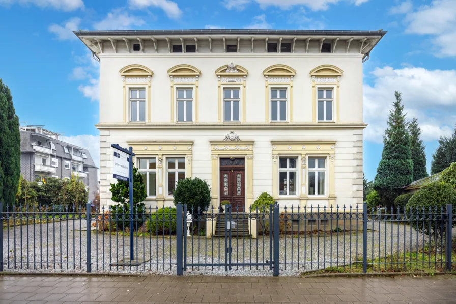 Straßenseite - Haus kaufen in Wermelskirchen - Historische Gründerzeitvilla im Stadtzentrum als repräsentativer Firmensitz oder zur Privatnutzung