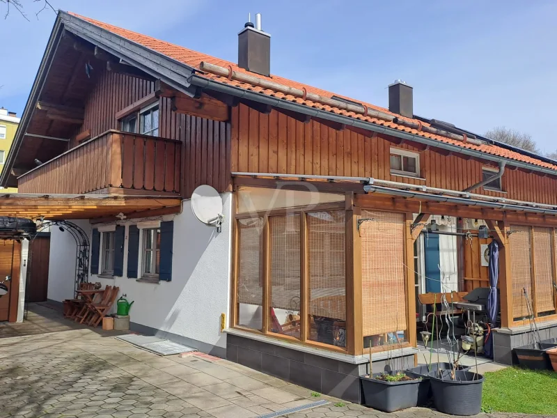 DHH KF Aussenansicht - Haus kaufen in Kaufbeuren - Doppelhaushälfte in zentraler Lage von Kaufbeuren