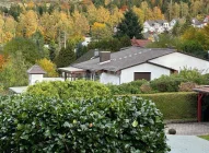 Blick auf das Haus und in die Natur