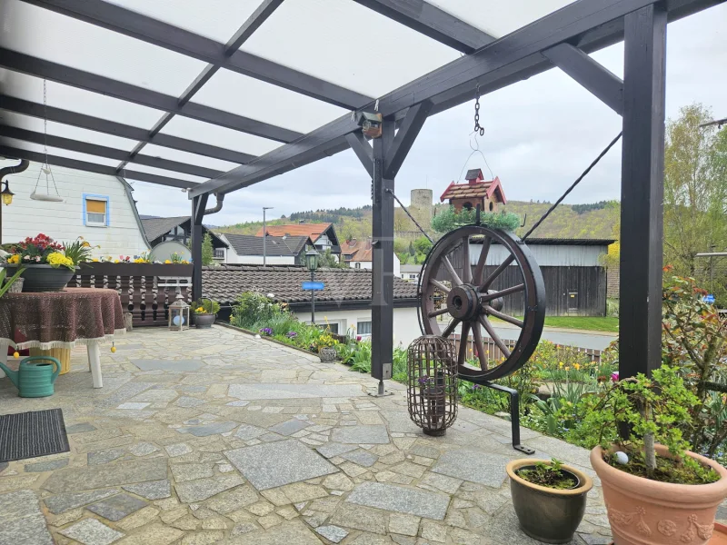 Terrasse mit Burgblick