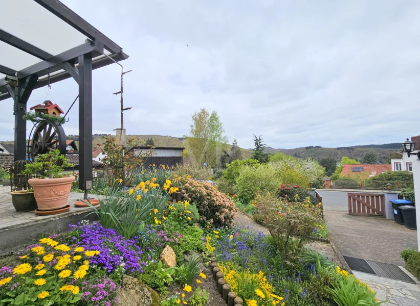 Gartenparadies mit Hof und Fernblick